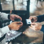 名刺の有無で人を信用するかどうか決める人は、名刺を持っていても帰らせる前提で商談をするべき理由